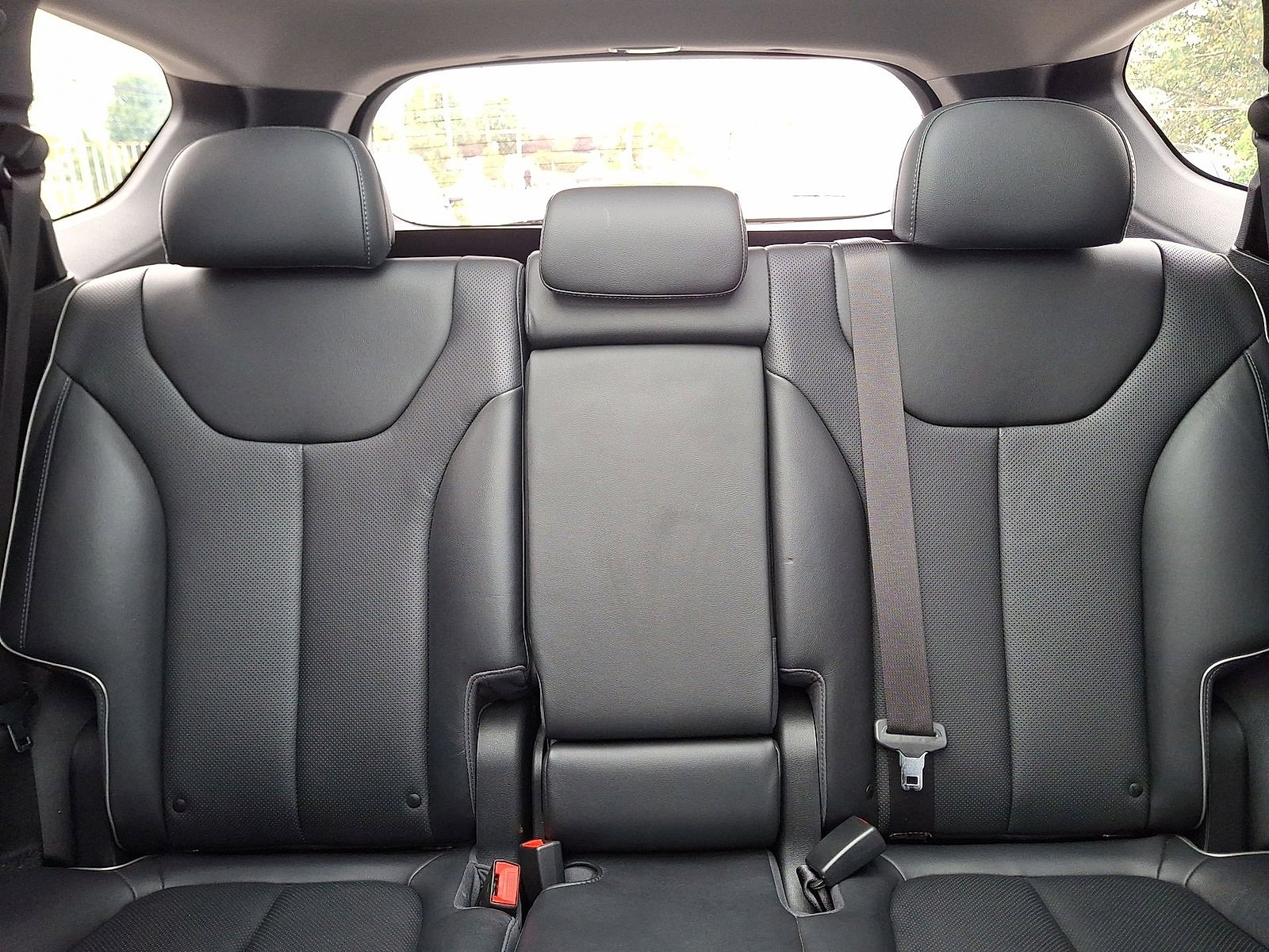 Certified 2022 Hyundai Santa Fe SEL w/ Convenience + Premium Package image 13