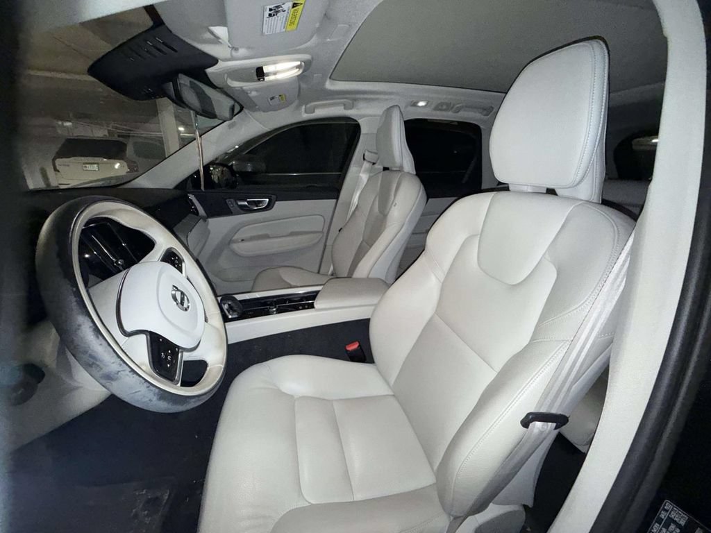 Used 2023 Volvo XC60 B5 Plus w/ Protection Package Premier AWD/4WD image 7