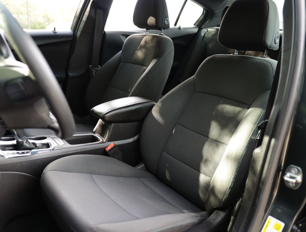 Used 2017 Chevrolet Cruze LT w/ Convenience Package FWD image 20