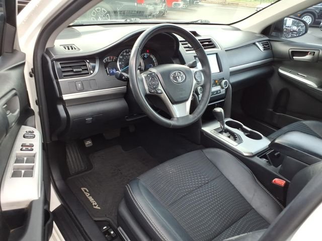 Used 2012 Toyota Camry SE FWD image 16