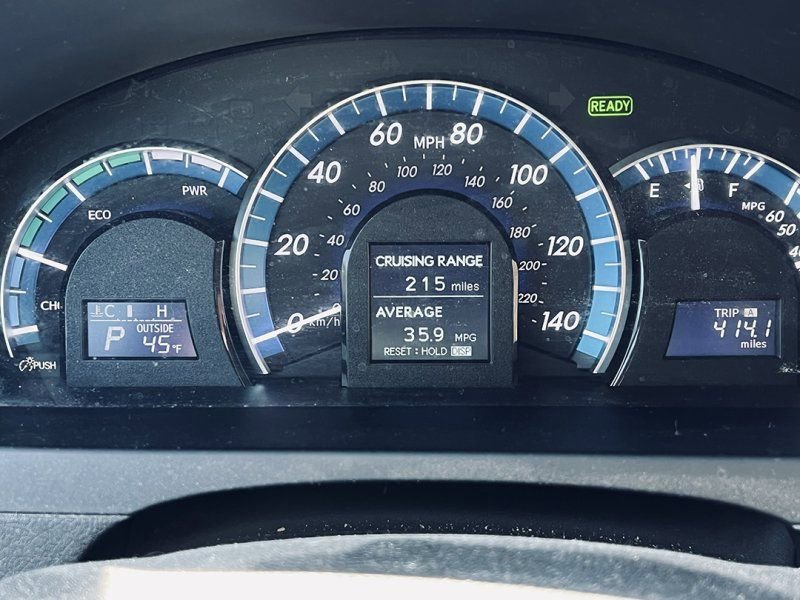 Used 2014 Toyota Camry SE w/ Moonroof Package image 9