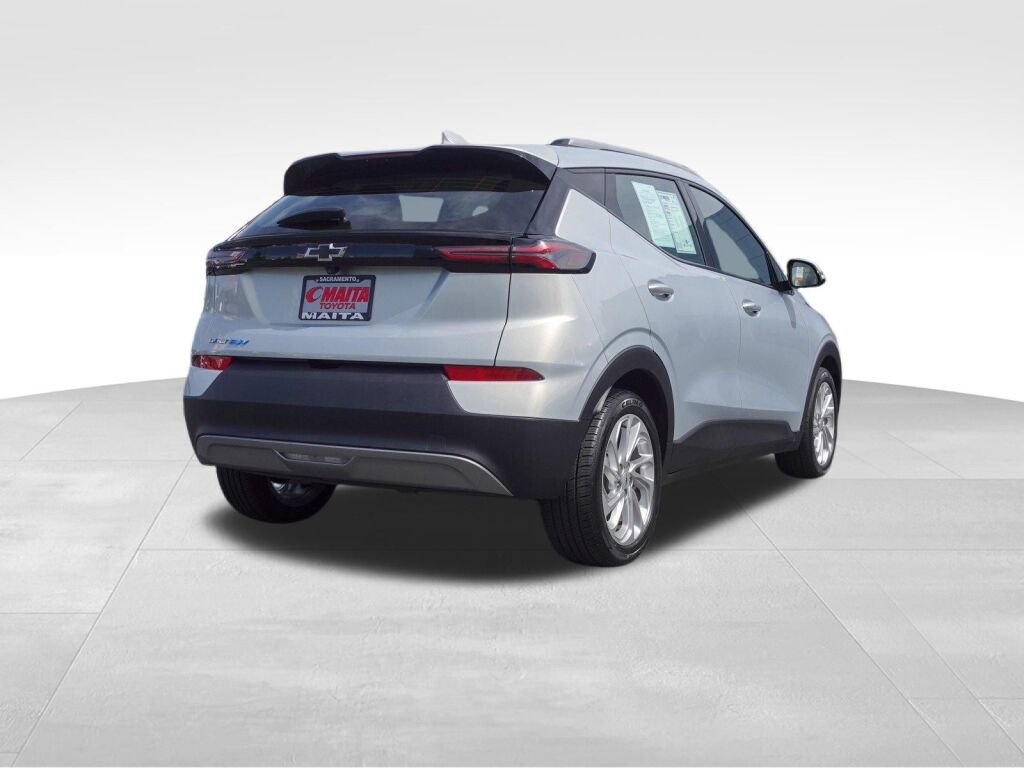 Used 2023 Chevrolet Bolt EUV LT image 3