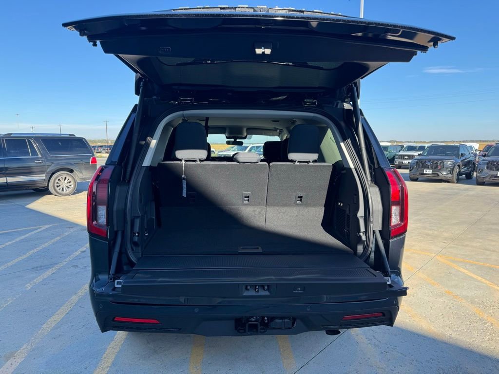 New 2025 Ford Expedition Active image 10