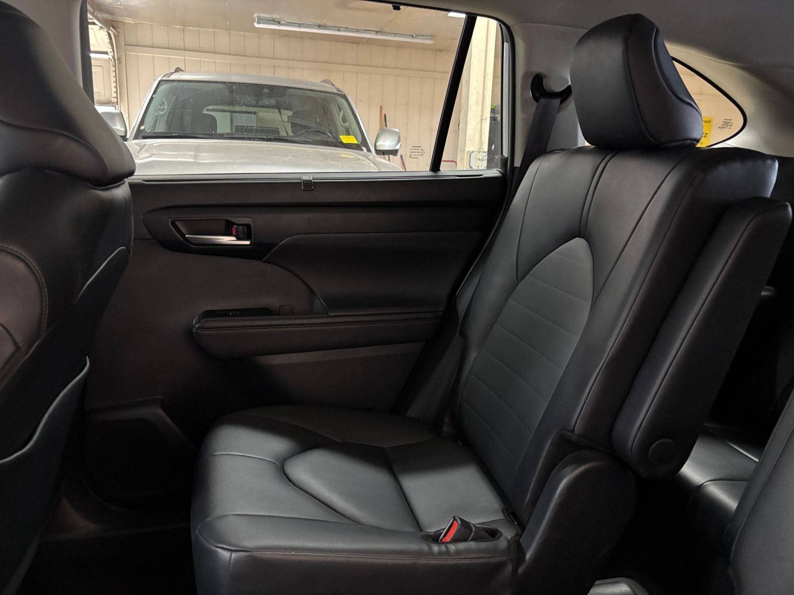 Used 2026 Toyota Highlander XLE AWD/4WD image 48