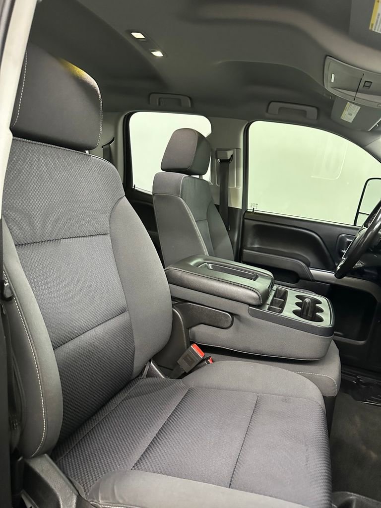 Used 2018 Chevrolet Silverado 1500 LT w/ All Star Edition image 38