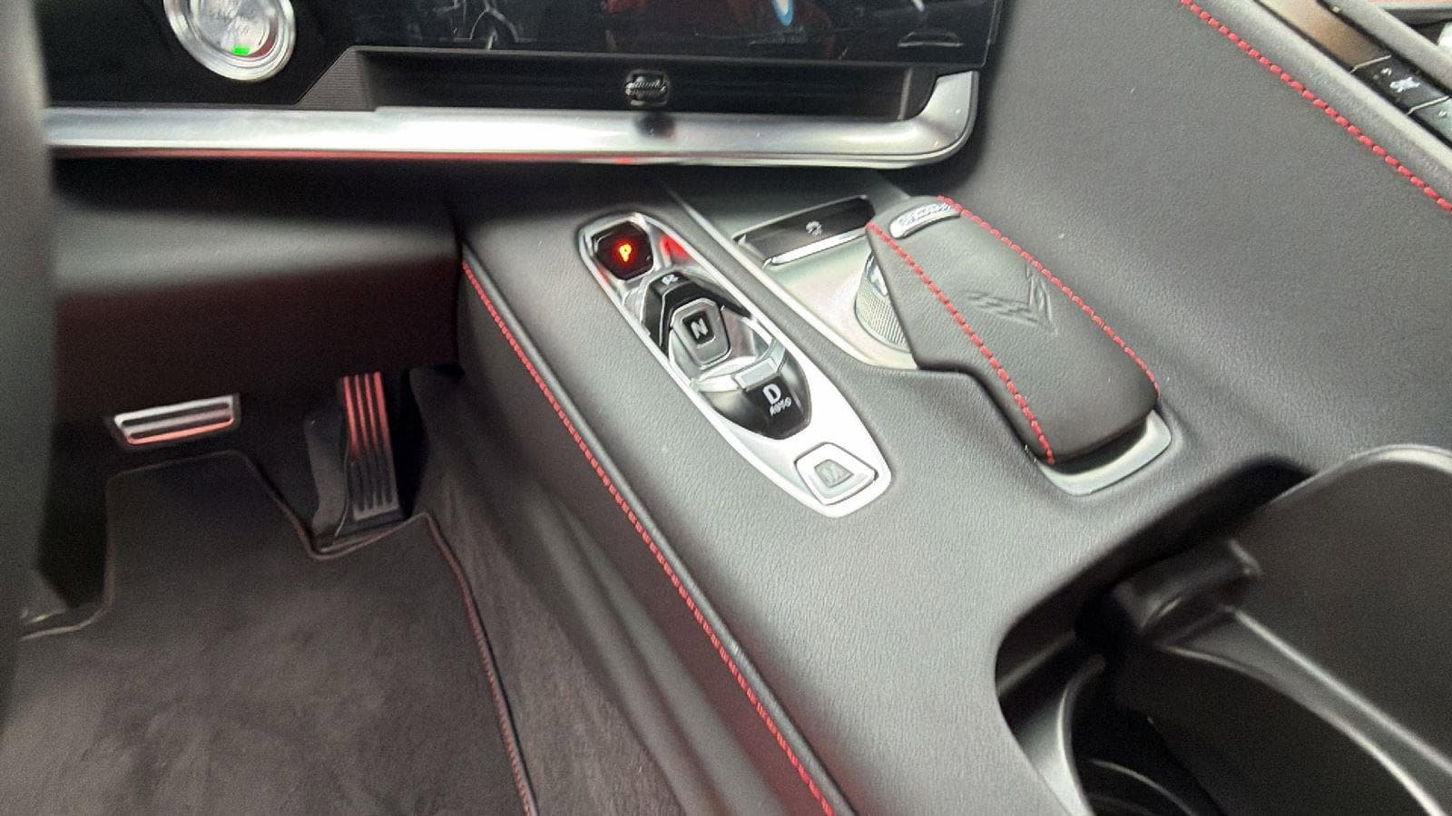 Used 2025 Chevrolet Corvette Stingray Convertible RWD image 21