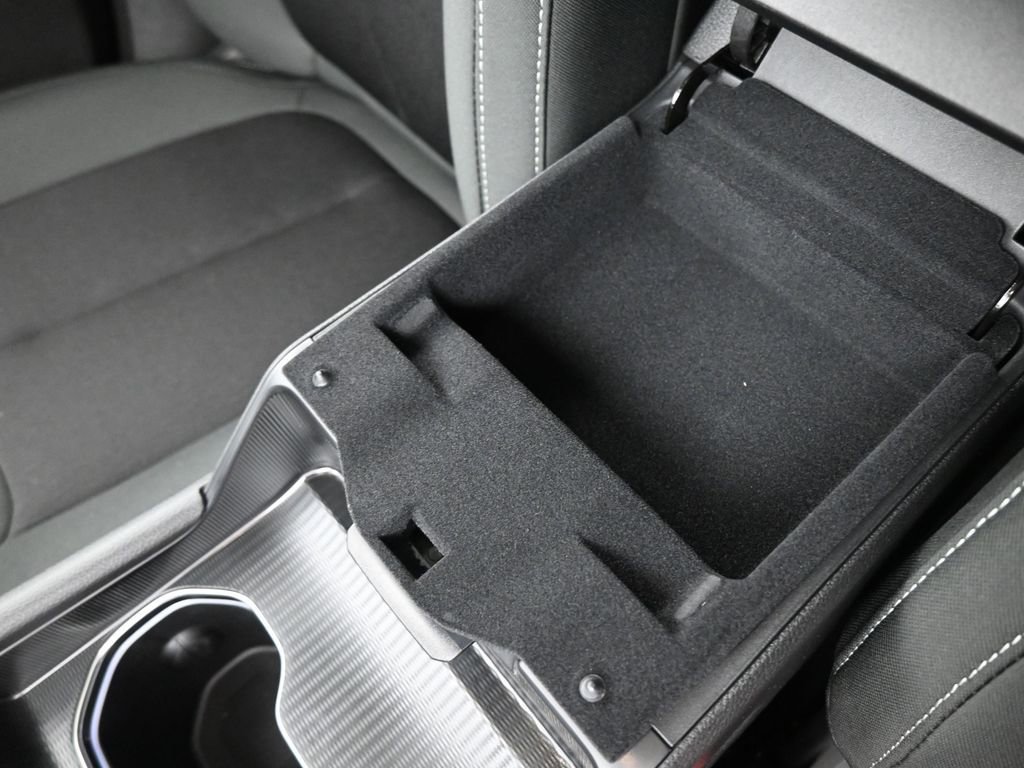 New 2025 Jeep Grand Cherokee L Laredo w/ Luxury Tech Group I image 4