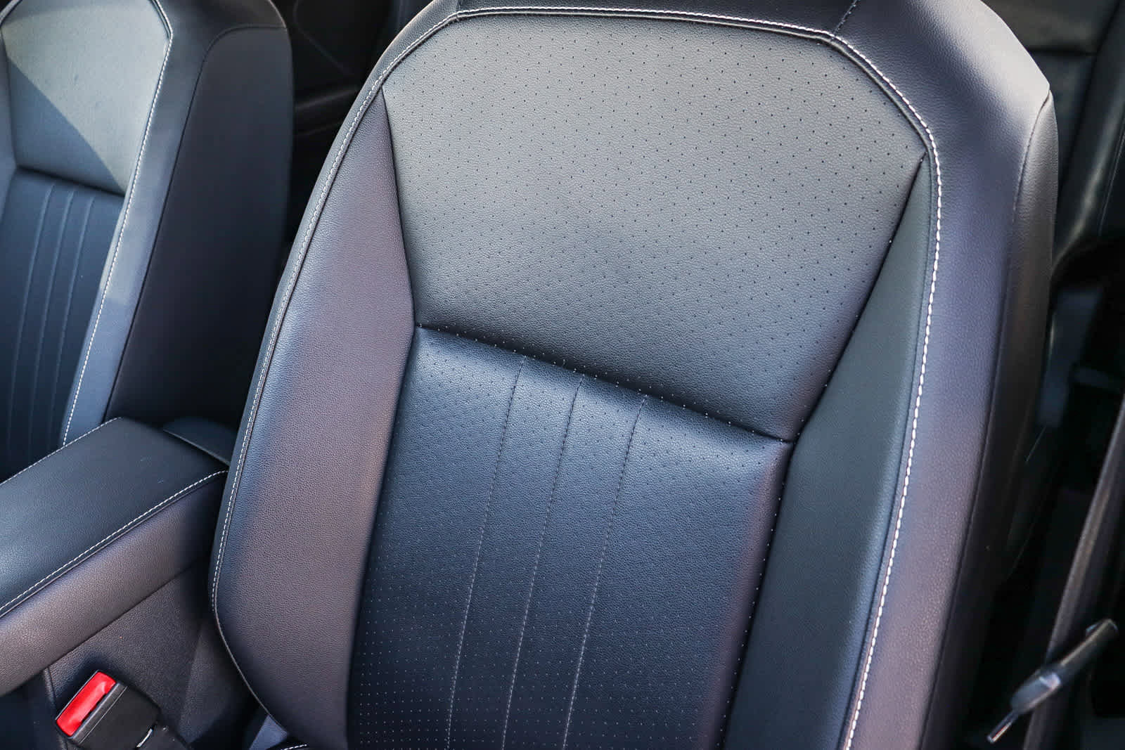 Used 2022 Volkswagen Tiguan SE R-Line image 24