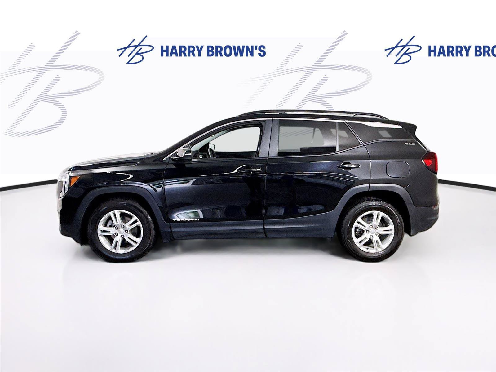 Used 2023 GMC Terrain SLE w/ Driver Convenience Package FWD image 26