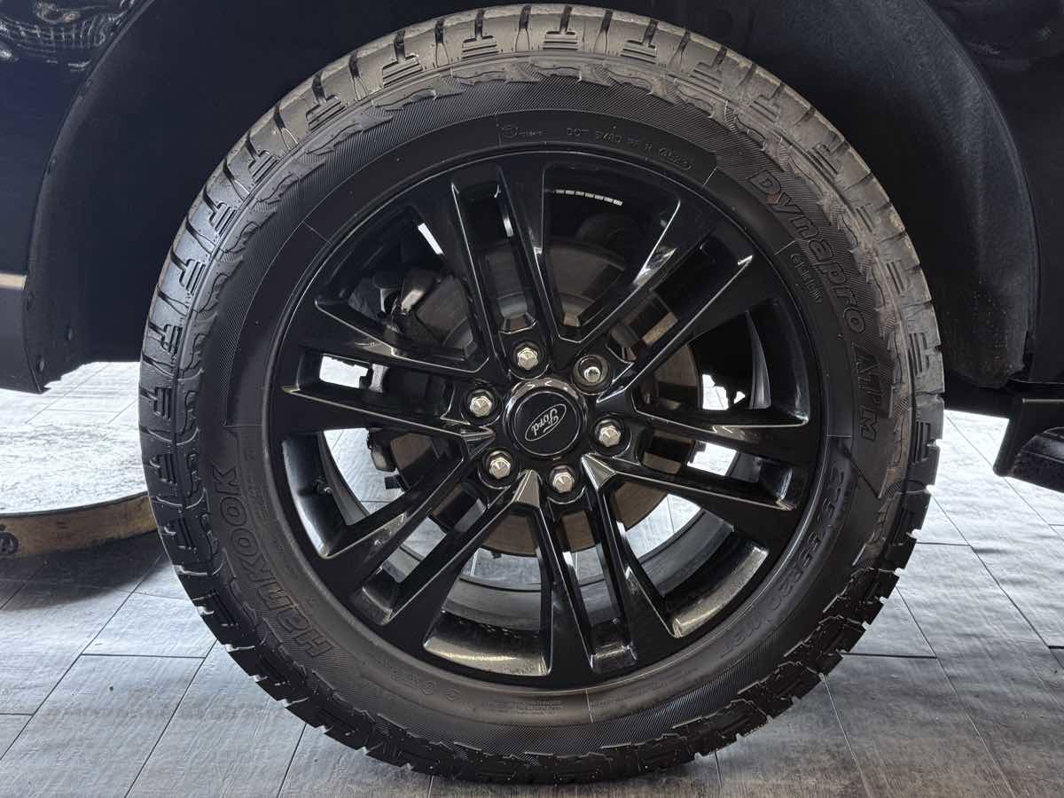 Used 2024 Ford Expedition XLT image 33