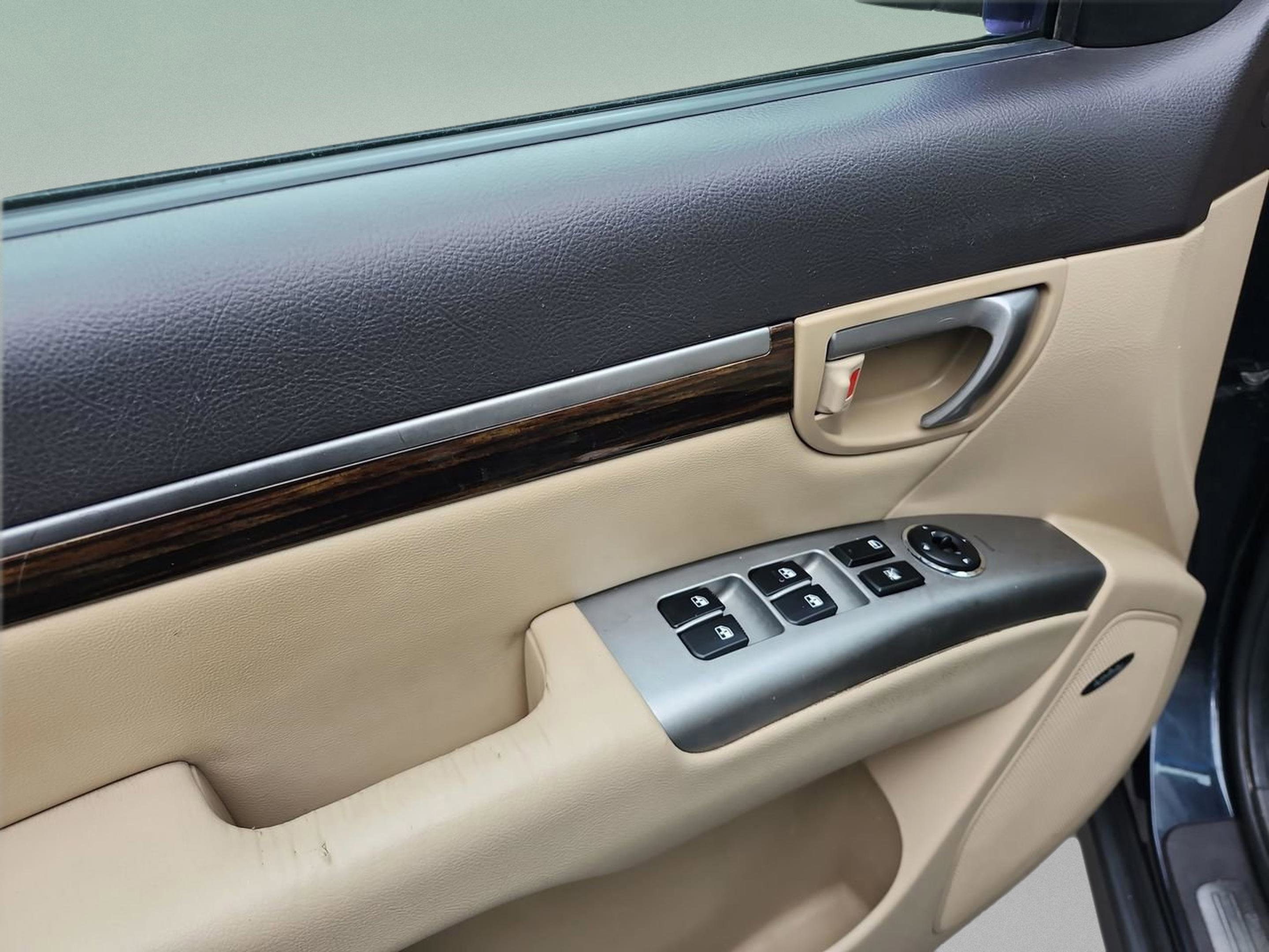 Used 2011 Hyundai Santa Fe Limited image 15