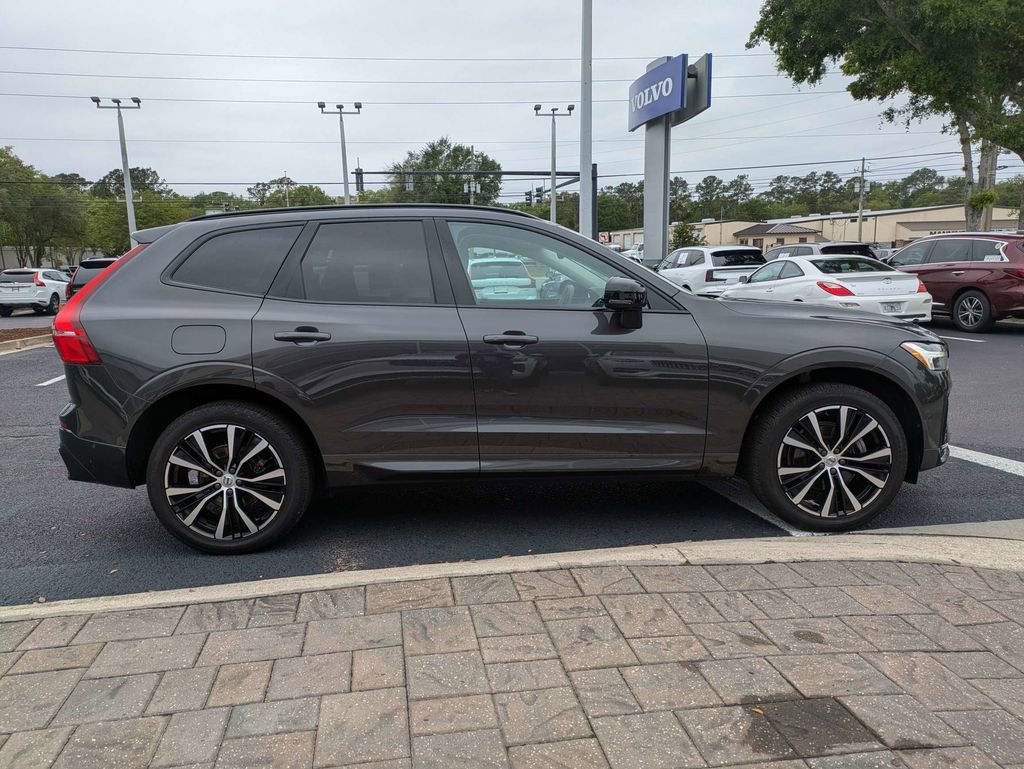 Certified 2024 Volvo XC60 B5 Plus w/ Protection Package Premier AWD/4WD image 7