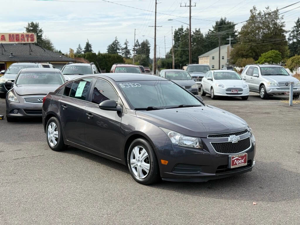 Used 2014 Chevrolet Cruze LS image 5
