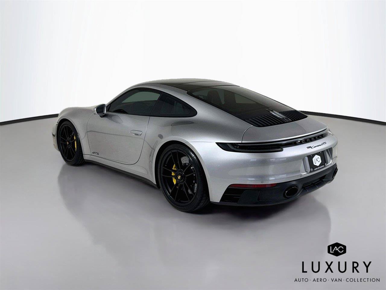 Used 2024 Porsche 911 Carrera GTS w/ Premium Package RWD image 7