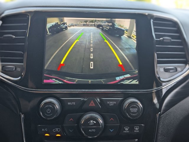 Used 2020 Jeep Grand Cherokee Altitude AWD/4WD image 14