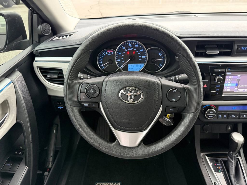 Used 2015 Toyota Corolla LE image 14