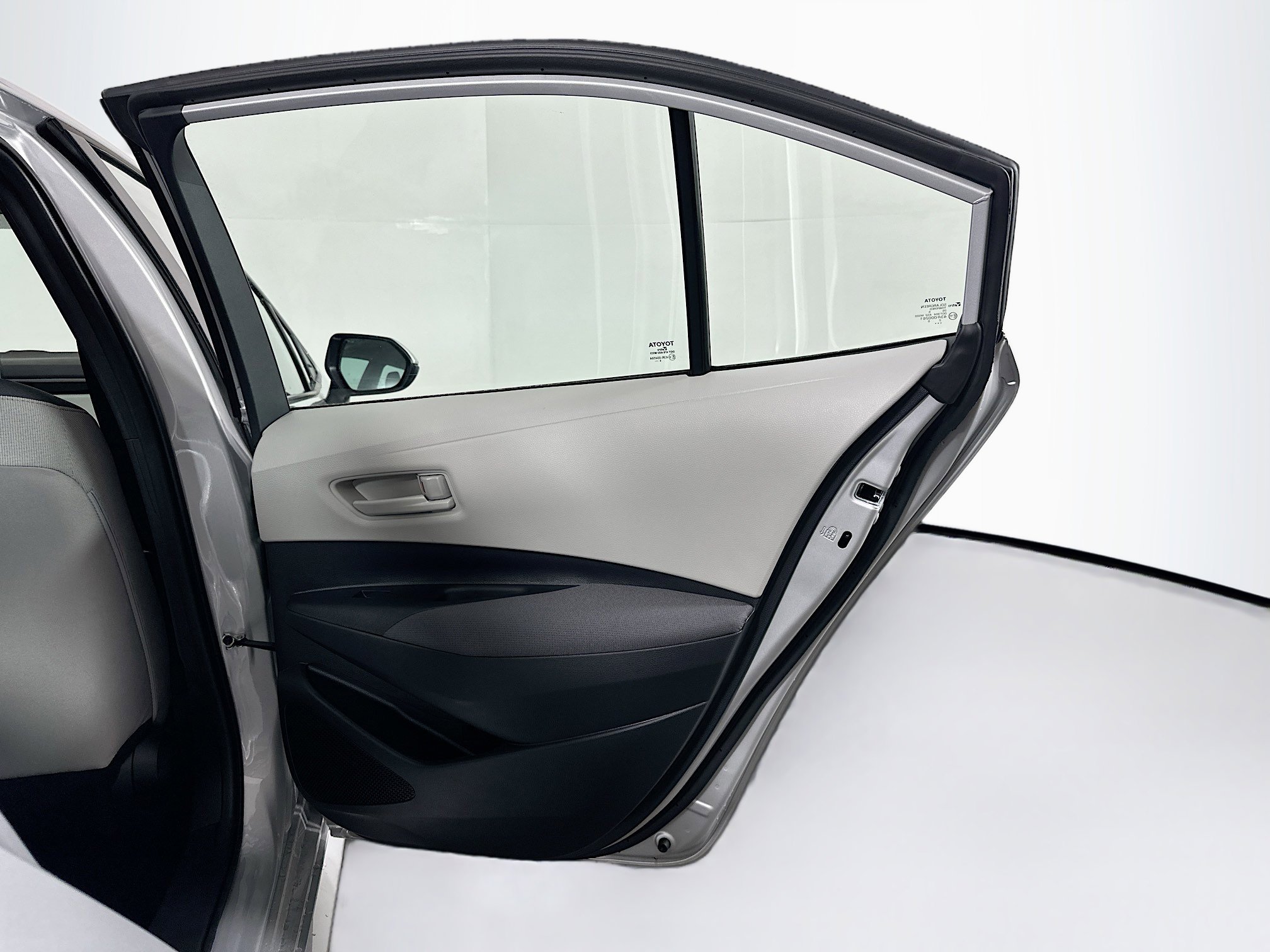 Used 2026 Toyota Corolla LE image 28