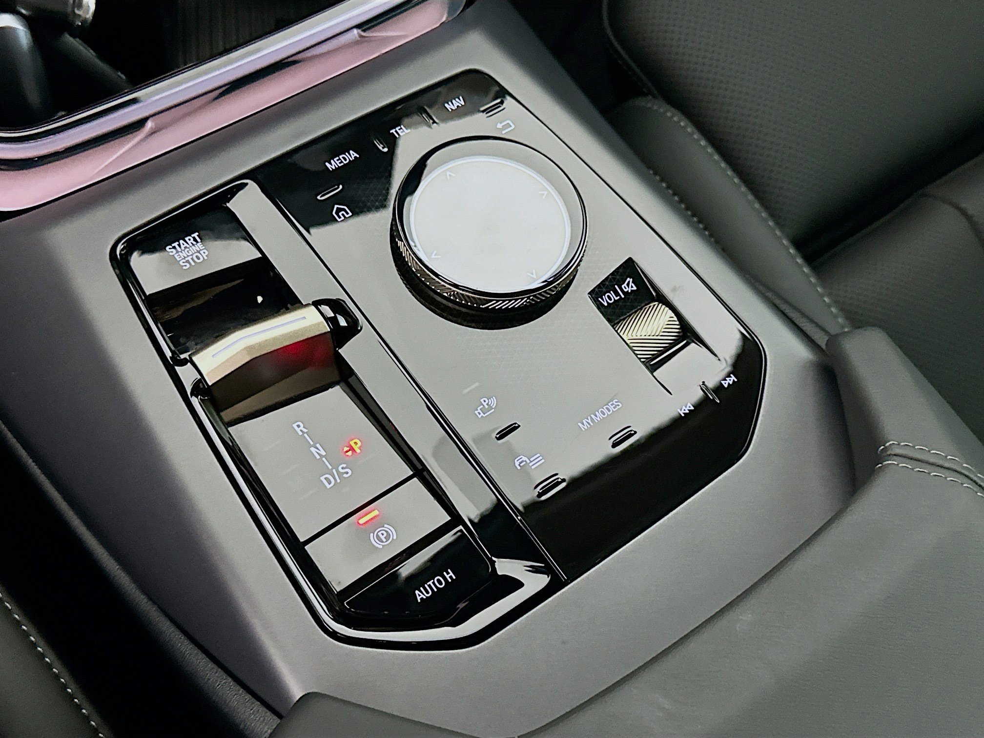 Used 2025 BMW X3 xDrive30i w/ Premium Package image 23