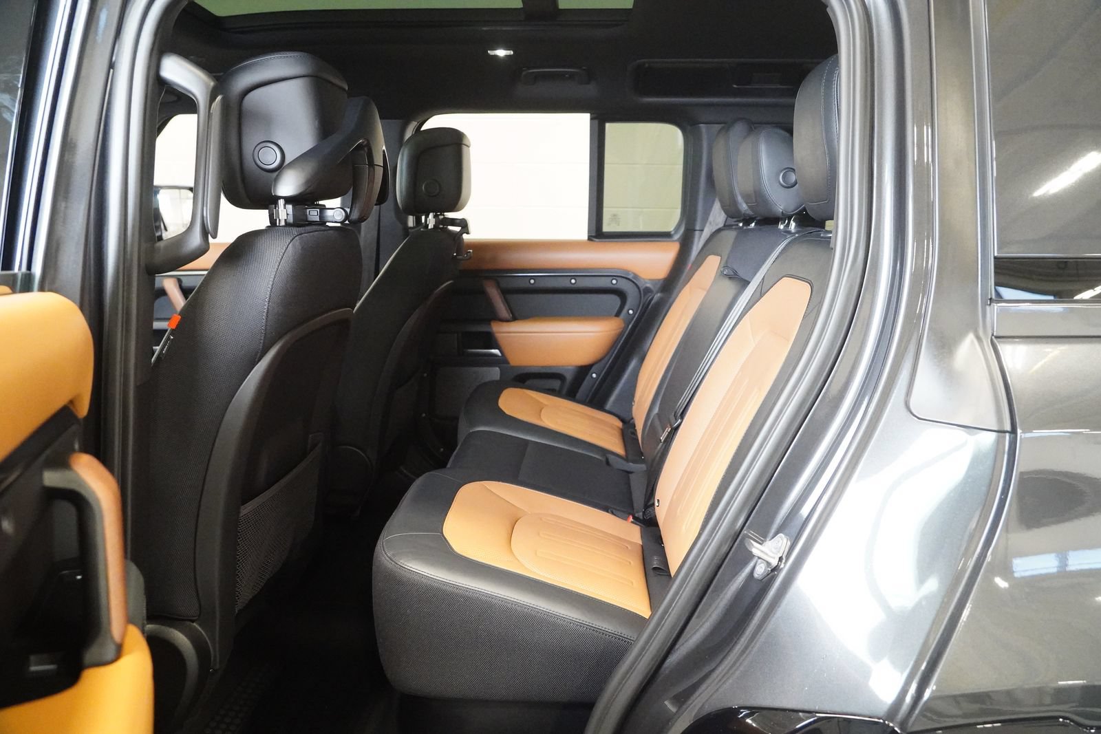 Used 2023 Land Rover Defender 110 X AWD/4WD image 13