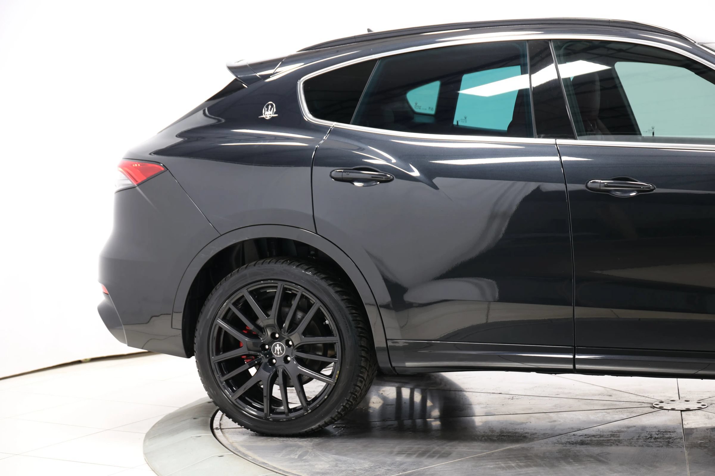 Used 2021 Maserati Levante GTS AWD/4WD image 76