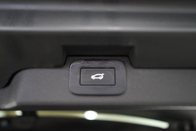 Used 2024 Land Rover Discovery S image 64