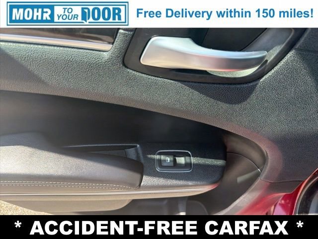 Used 2017 Chrysler 300 C RWD image 31