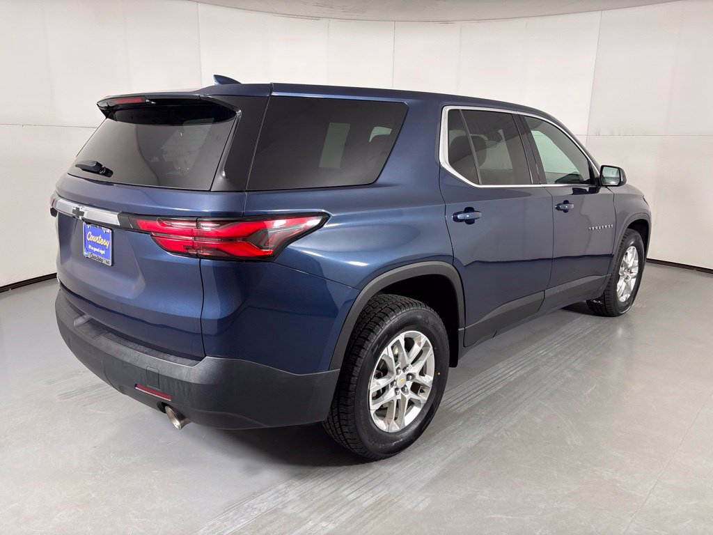 Used 2022 Chevrolet Traverse LS FWD image 10