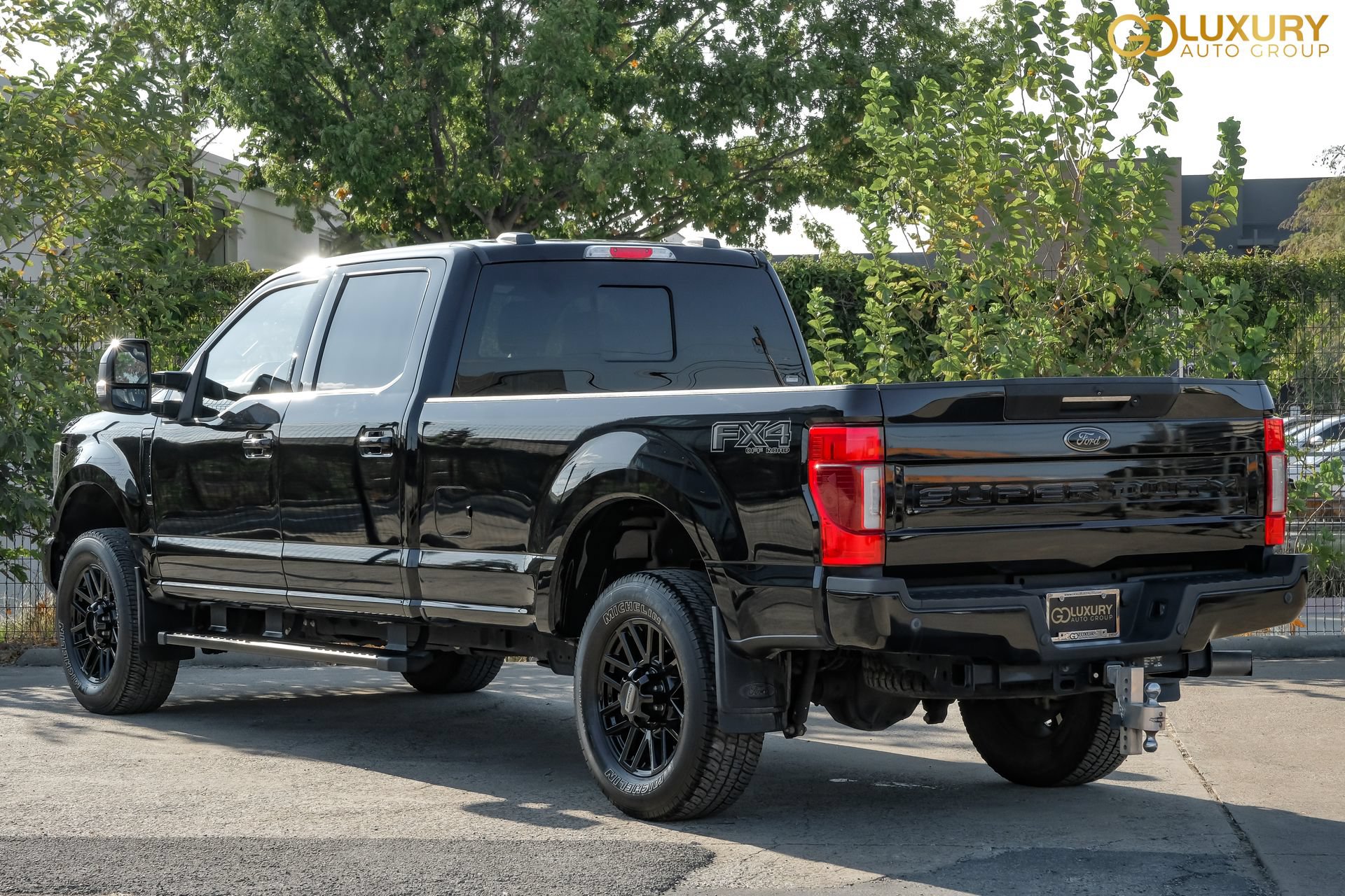 Used 2022 Ford F350 Lariat w/ Black Appearance Package AWD/4WD image 11