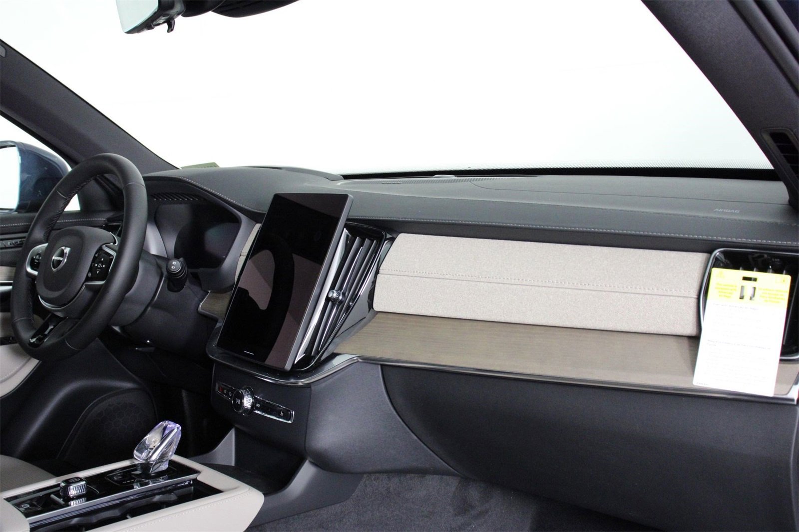 New 2026 Volvo XC90 B5 Ultra image 9