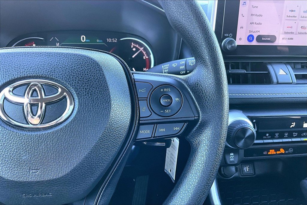Used 2025 Toyota RAV4 LE AWD/4WD image 19