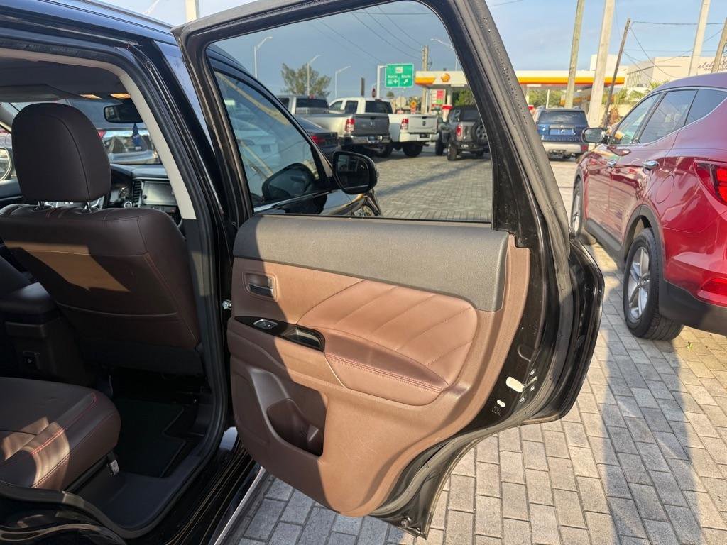 Used 2018 Mitsubishi Outlander SEL AWD/4WD image 20