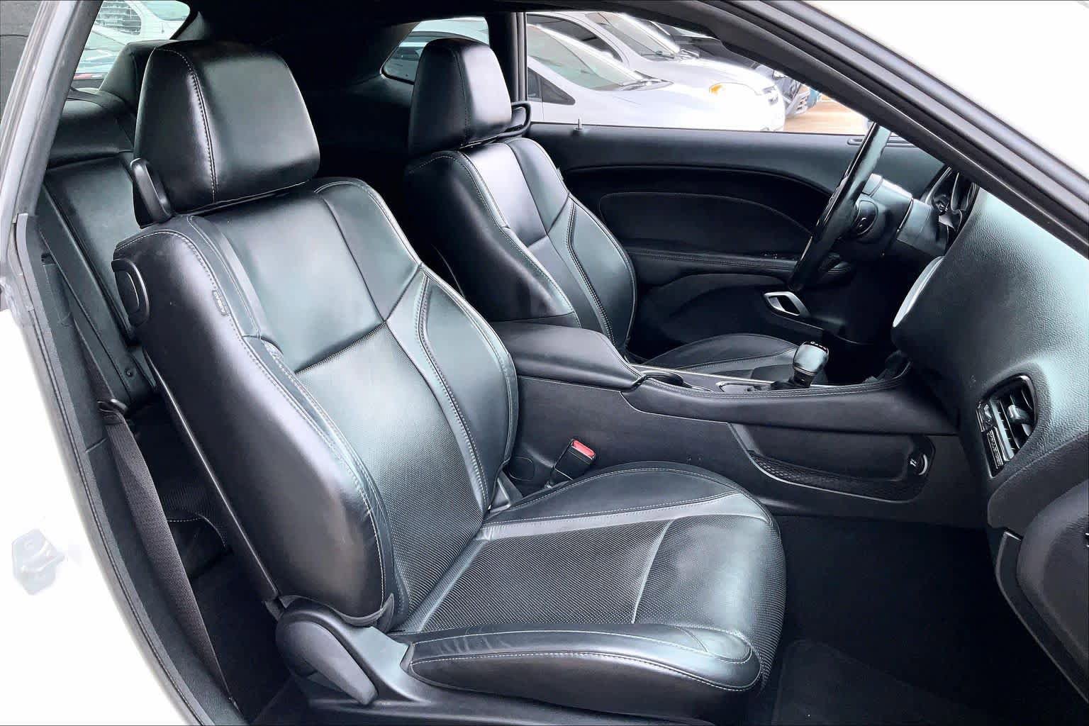 Used 2019 Dodge Challenger SXT w/ Plus Package image 8