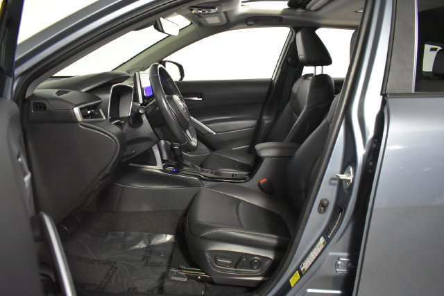 Used 2023 Toyota Corolla Cross XLE w/ Convenience Package AWD/4WD image 11