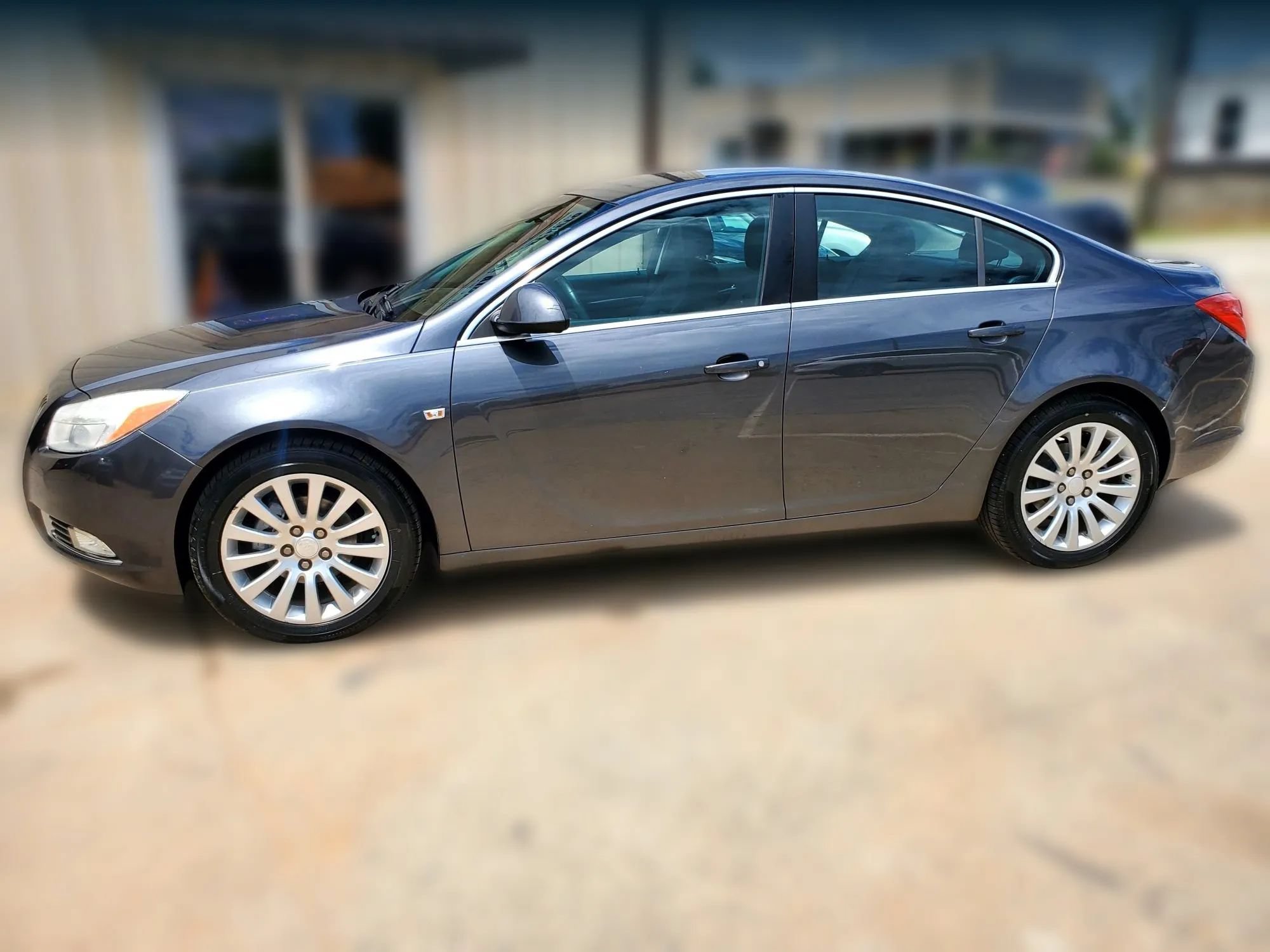 Used 2011 Buick Regal CXL FWD image 7