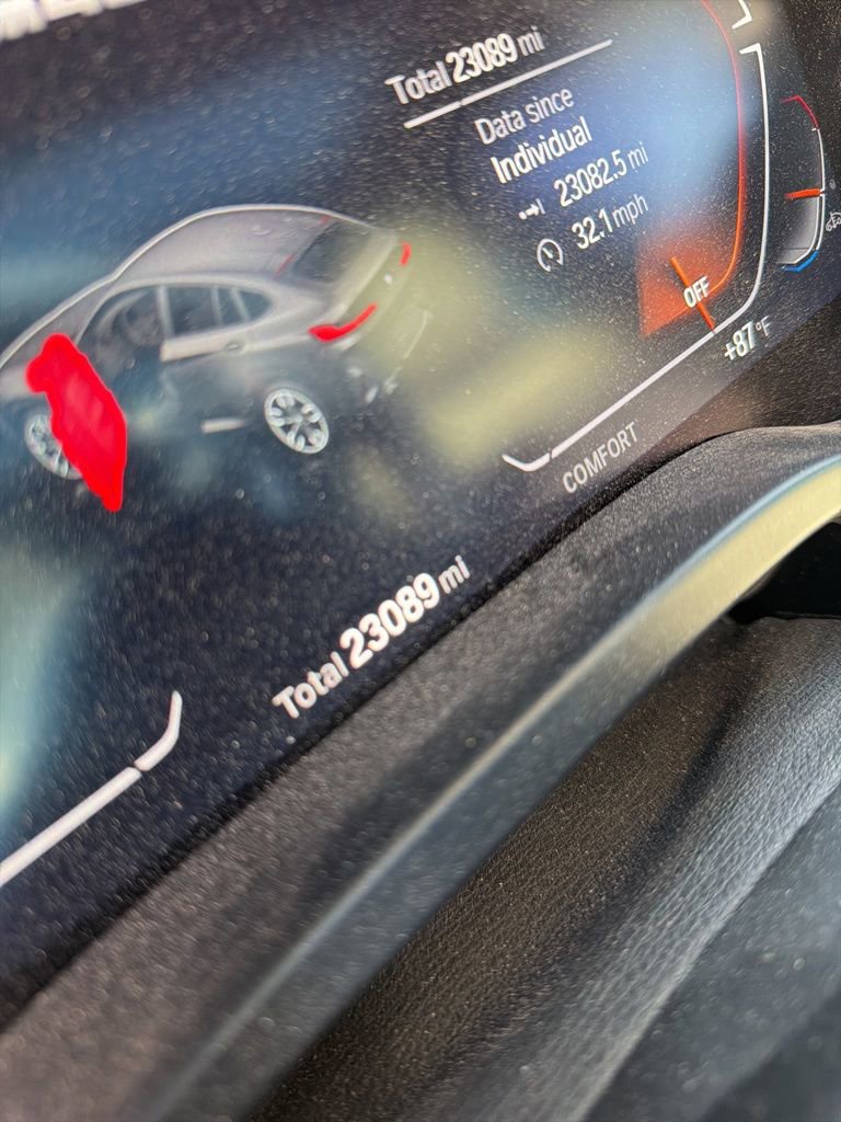 Used 2023 BMW X4 M40i w/ Premium Package image 9