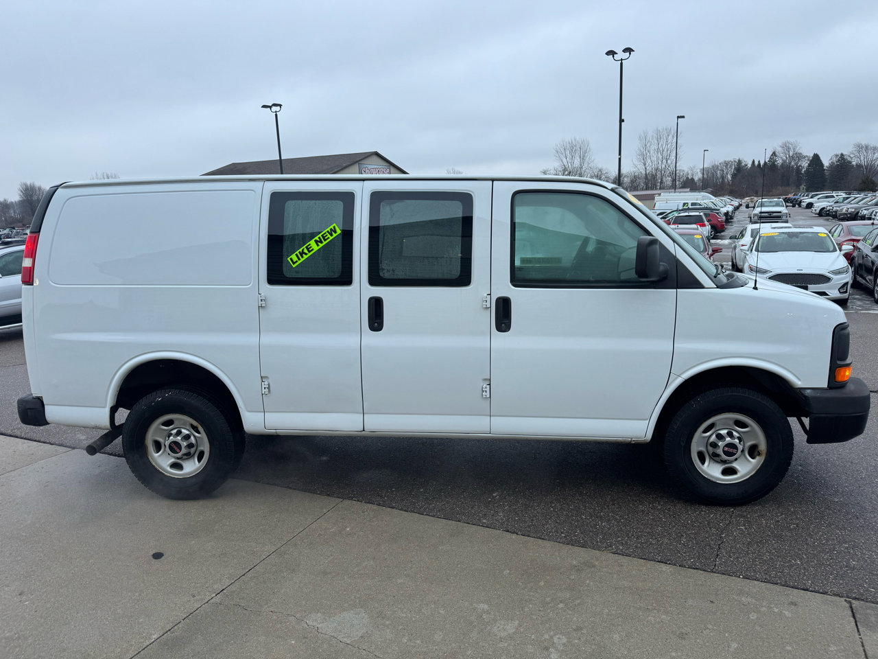 Used 2016 GMC Savana 2500 image 4