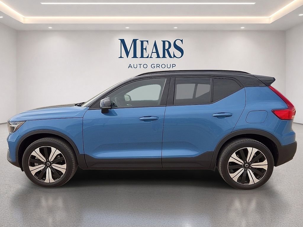 Used 2023 Volvo XC40 Recharge Core AWD/4WD image 3