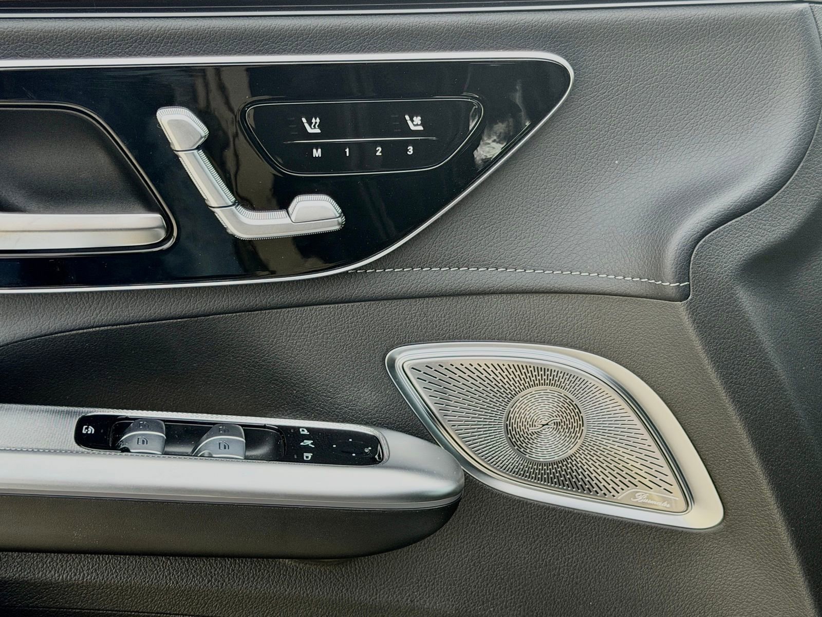 New 2026 Mercedes-Benz EQE 320+ SUV image 19