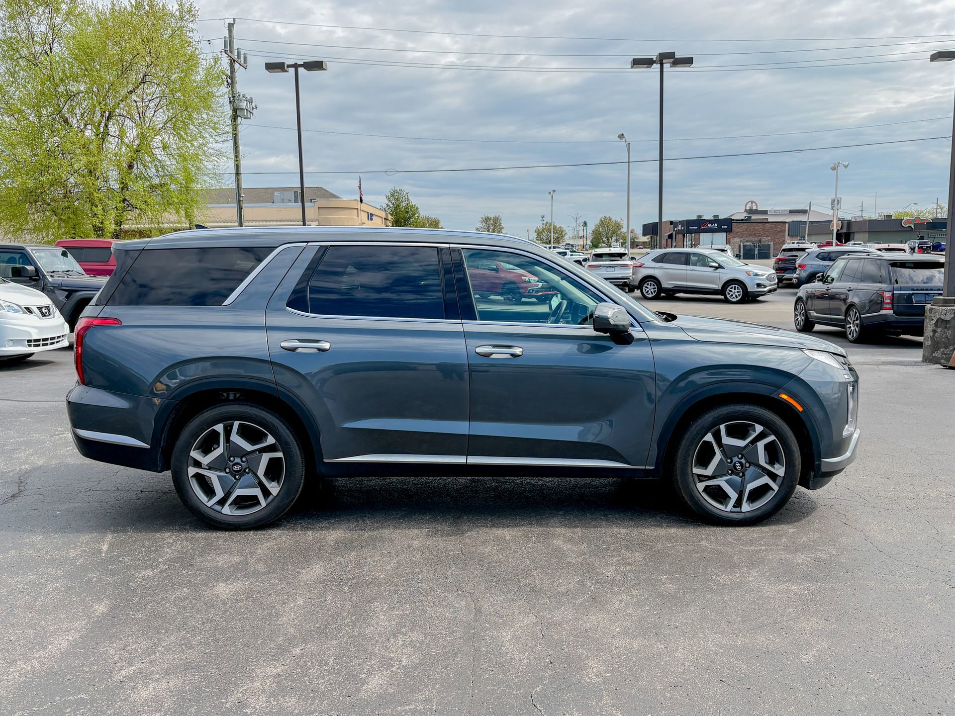 Used 2024 Hyundai Palisade SEL AWD/4WD image 13