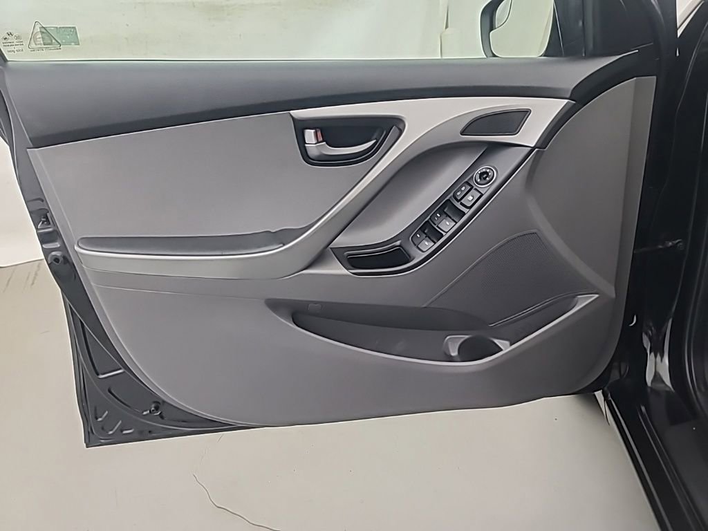 Used 2014 Hyundai Elantra SE FWD image 19