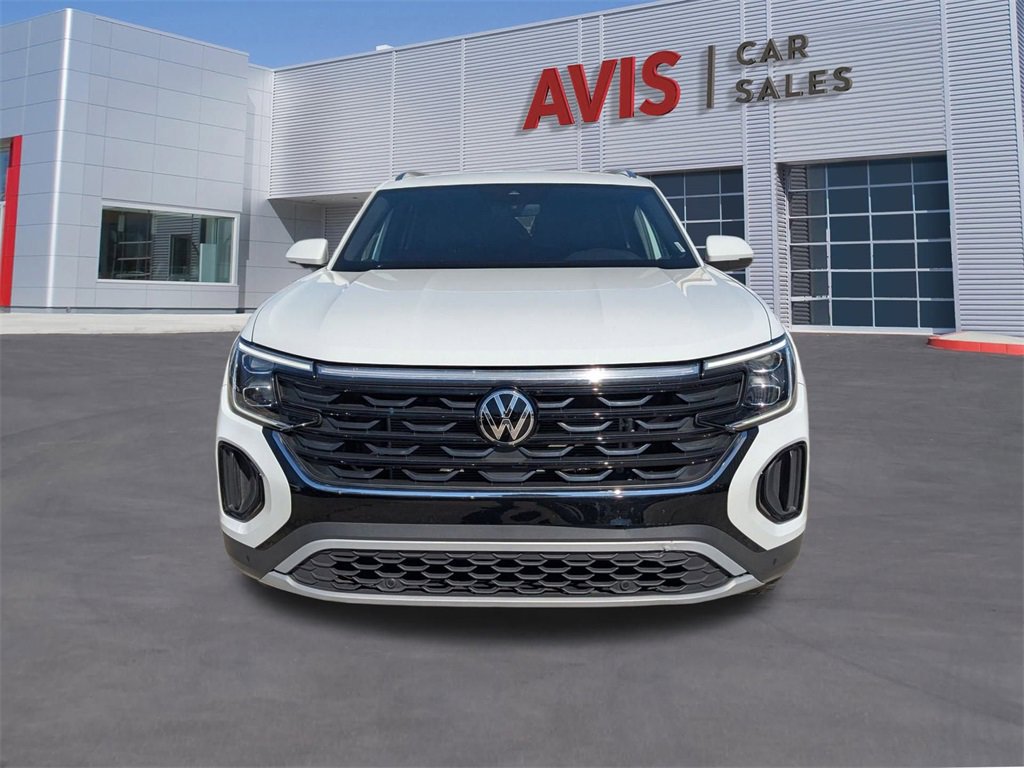 Used 2025 Volkswagen Atlas Cross Sport SE image 2