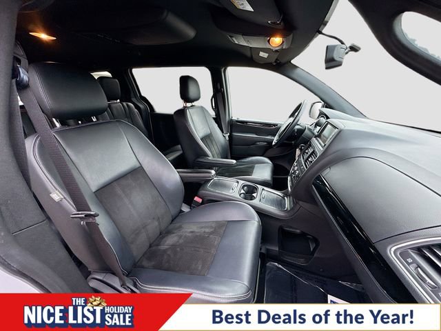 Used 2014 Dodge Grand Caravan SXT image 28