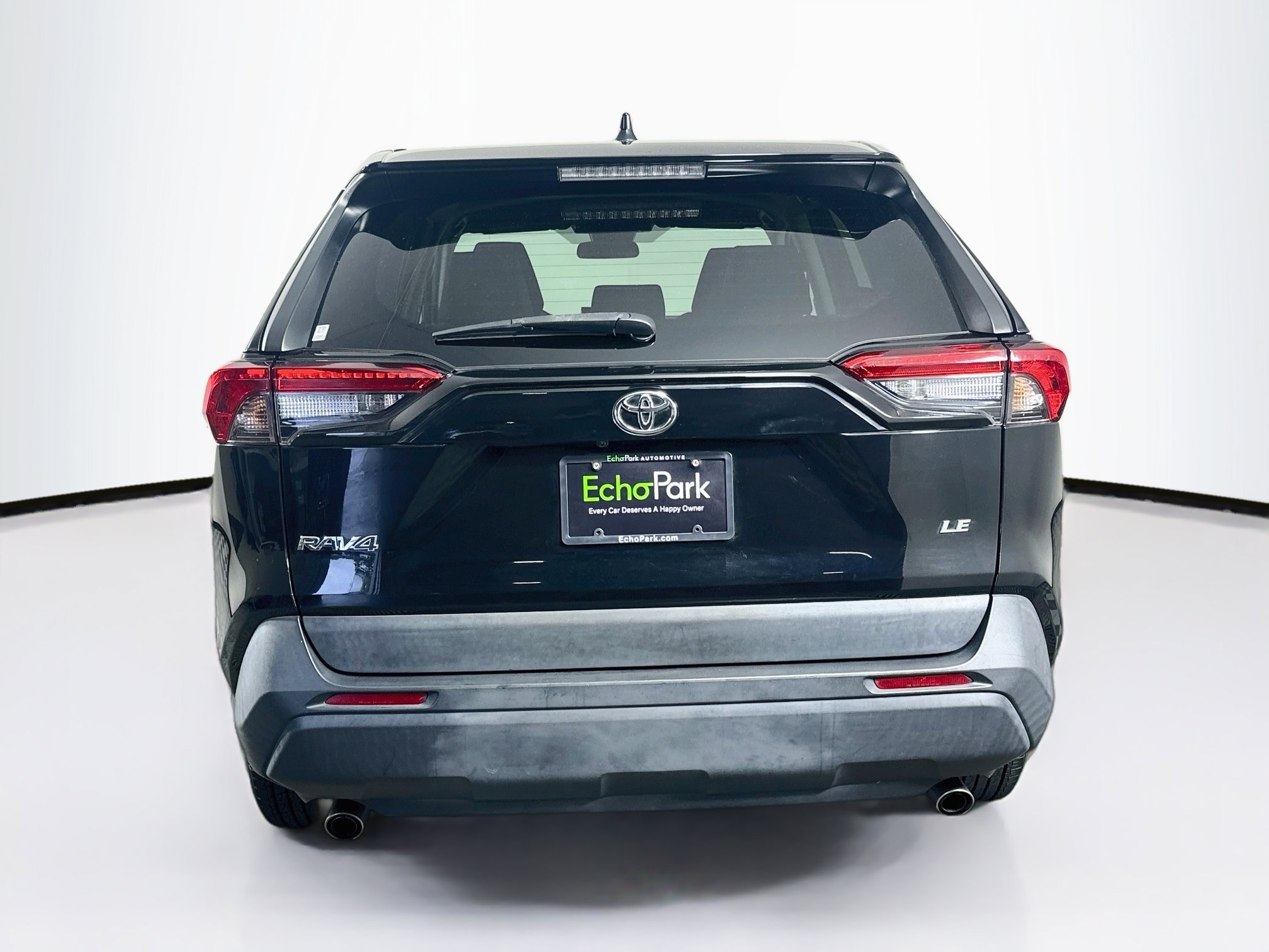 Used 2022 Toyota RAV4 LE FWD image 7