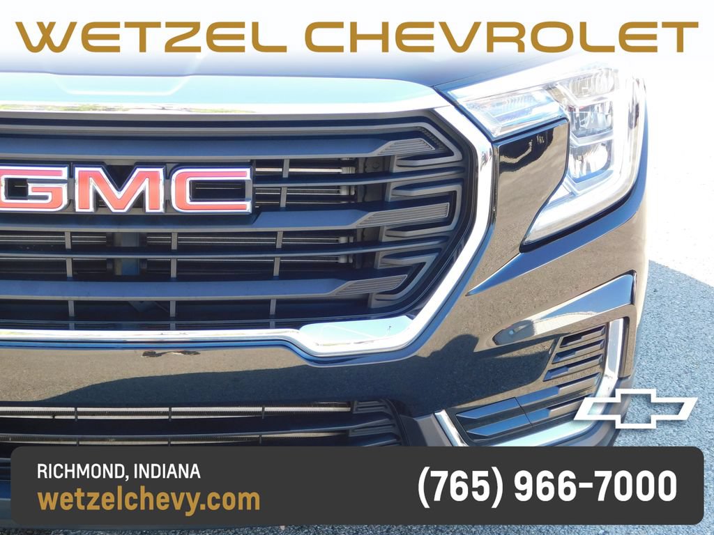 Used 2023 GMC Terrain SLE w/ Driver Convenience Package FWD image 9