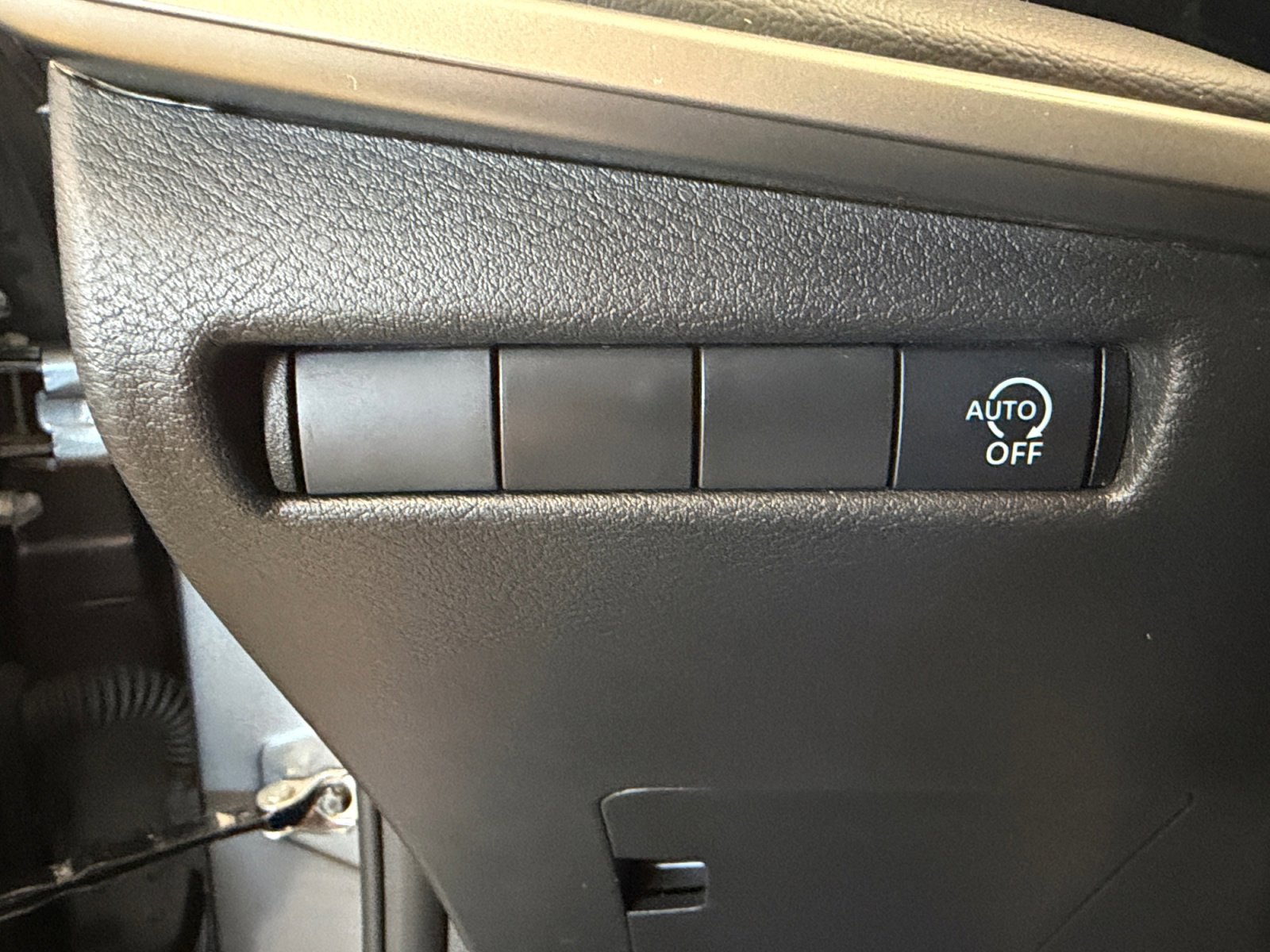 Used 2025 Nissan Kicks S image 25