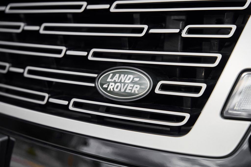 Used 2023 Land Rover Range Rover SE image 8