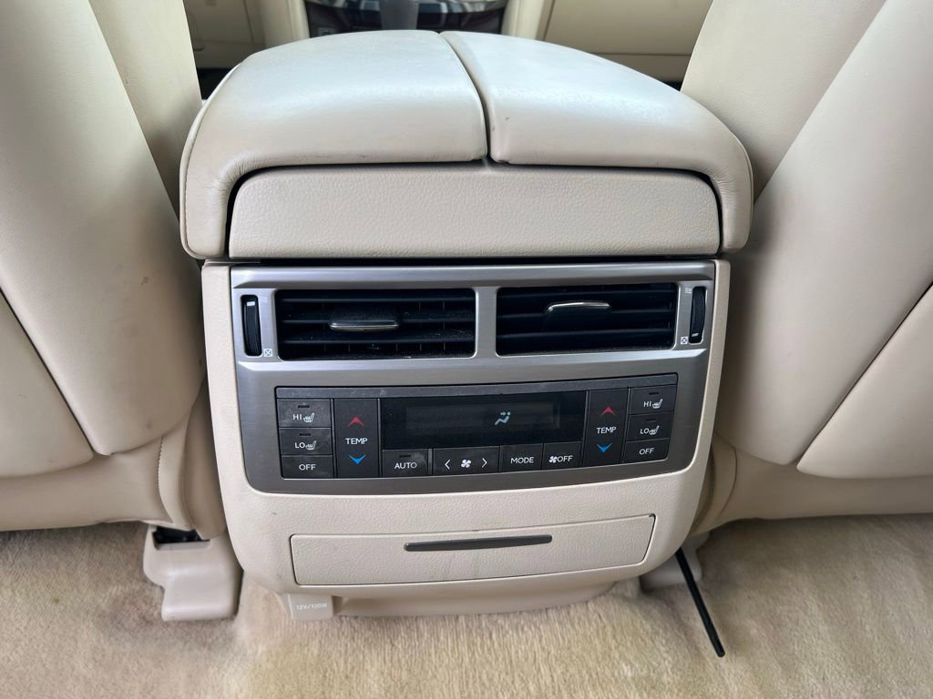 Used 2013 Lexus LX 570 4WD w/ Luxury Pkg image 19