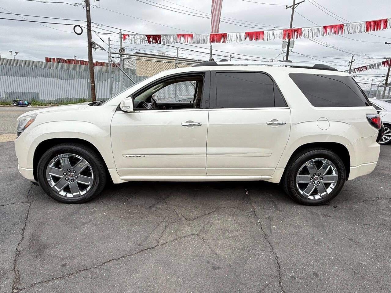 Used 2015 GMC Acadia Denali image 2