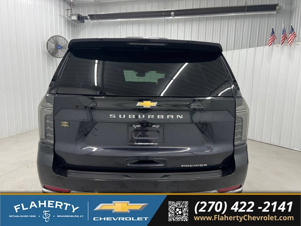 Used 2025 Chevrolet Suburban Premier AWD/4WD image 4