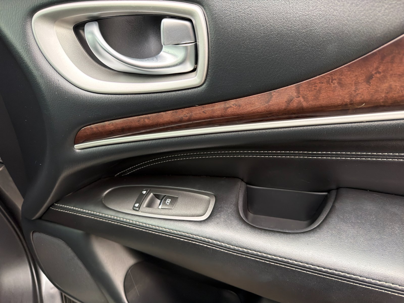 Used 2020 INFINITI QX60 Luxe w/ Sensory Package FWD image 21